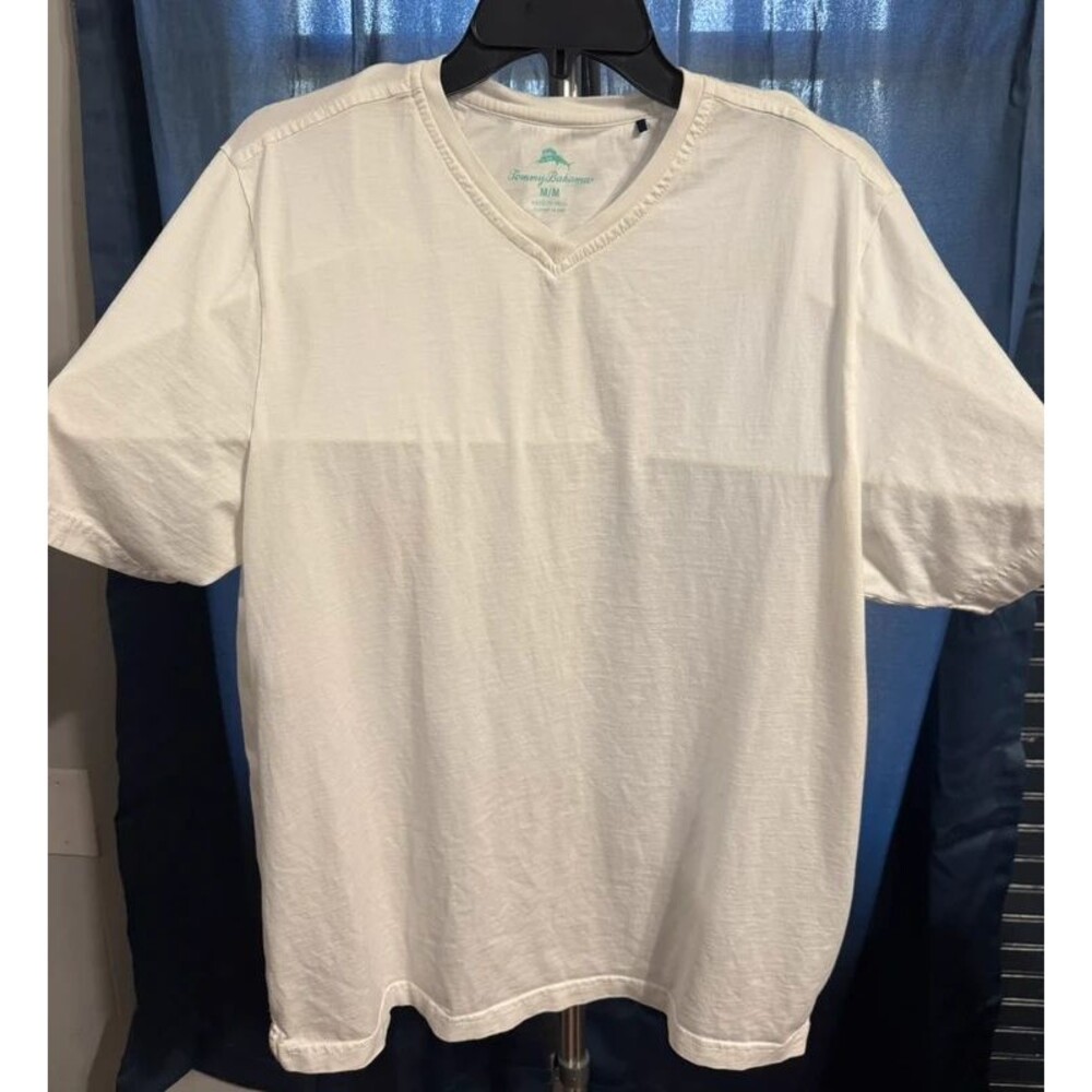 Tommy Bahama v neck medium
